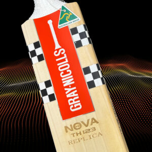 Close up of engraved TH123 faceplate on Travis Head replica bat